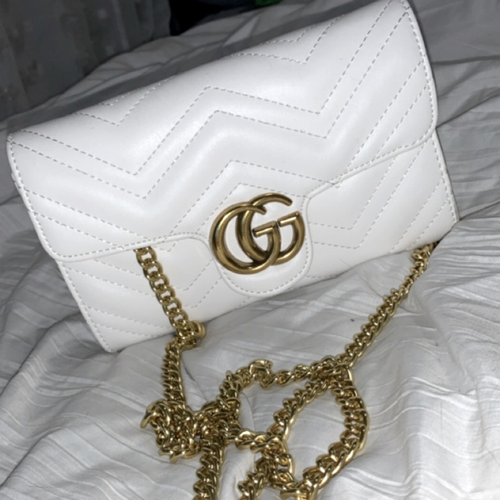 White leather Gucci purse